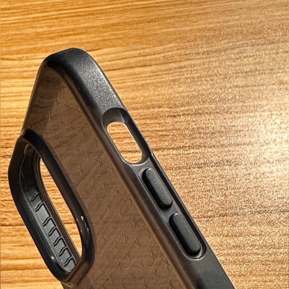 iPhone 13 Pro Max Tech 21 Evo Check Case - Picture 2 of 4